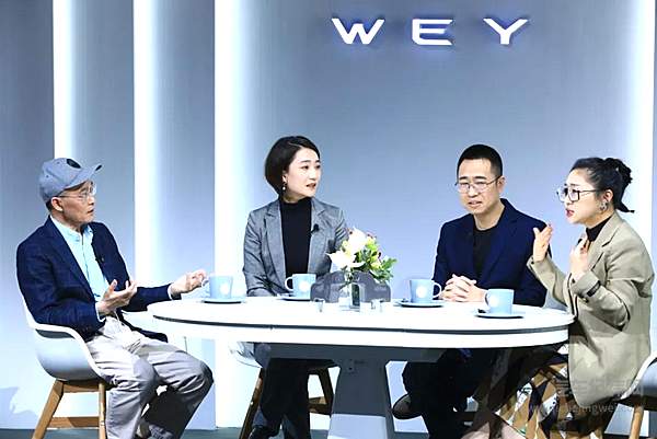 从左到右依次为王飞跃、任真、程里、傅首尔