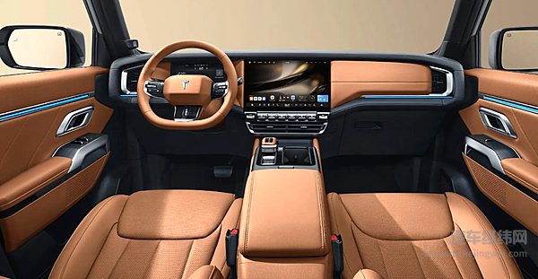 9成通勤1成越野 深蓝G318才是家庭用户的全能 SUV？