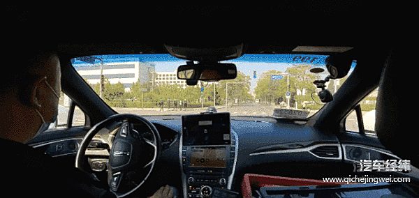 左转遇到行人