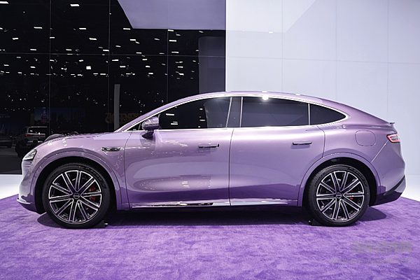 极越01对比智界R7 谁才是智驾标杆SUV？