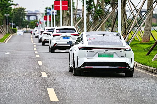 丰田、宁德时代、比亚迪攻关固态电池 谁能拔得头筹？