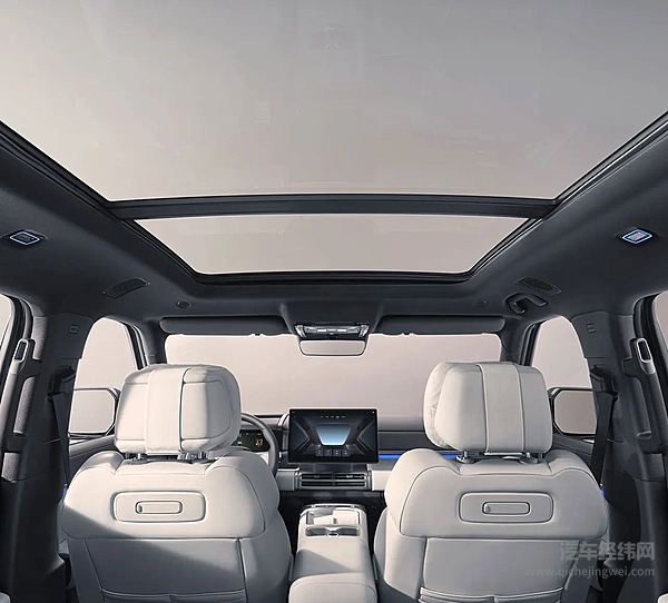 既能带娃又想越野 iCAR V27与钛7 PHEV该选谁？