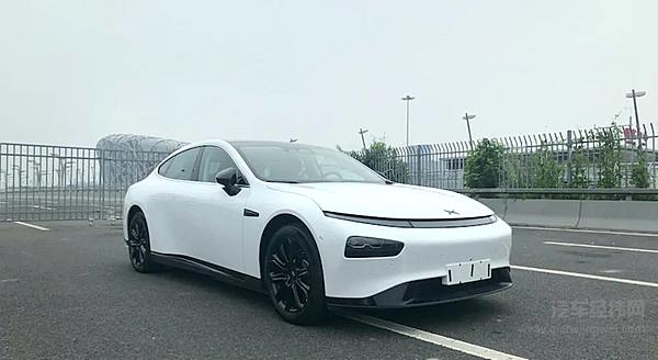 小鹏P7