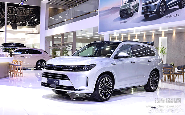 师出同门华为系 新问界M7和智界R7谁更受用户青睐？