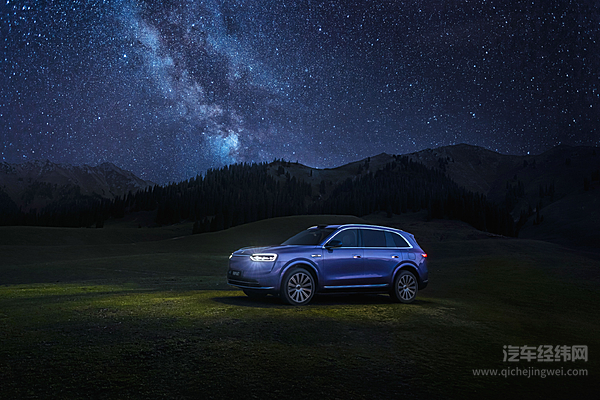 全新问界 M7 三维升级 让 30 万级 SUV 告别“二选一”