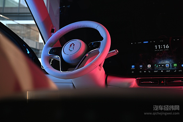 北欧安全 VS 华为智能 沃尔沃 XC70与问界M8谁更贴合家庭需求？