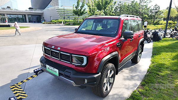 BJ40增程长续航版可城可野 17.98万元打破场景壁垒