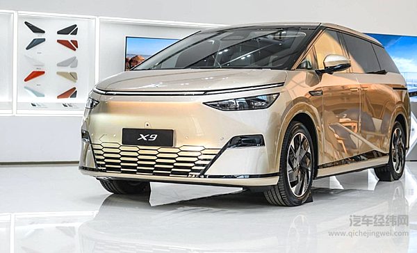 新势力内斗 小鹏X9能否靠黑科技压过理想MEGA？