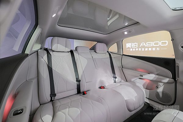 25万级中大型轿车二选一 昊铂A800对决汉L你选择哪一款？​