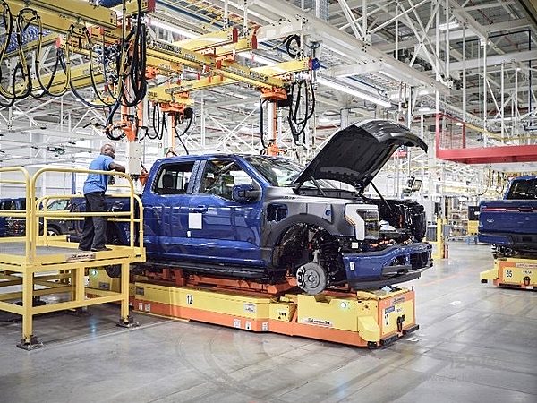 Cybertruc Vs F150 Lightning 谁是美国皮卡市场的新霸主