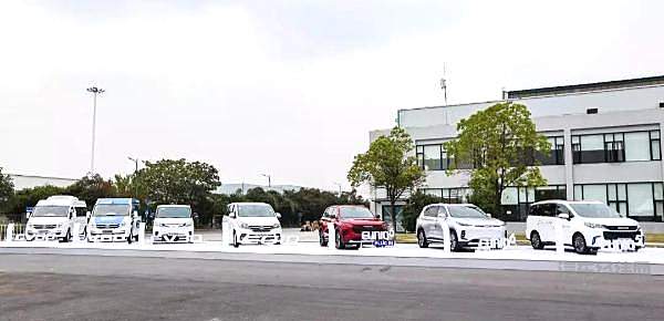 上汽MAXUS剑指全球新能源市场 EUNIQ 5灯塔工厂下线