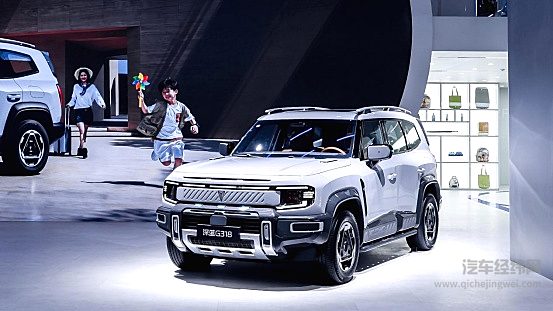 方盒子遇上华为乾崑双智，全新深蓝G318重新定义全场景SUV