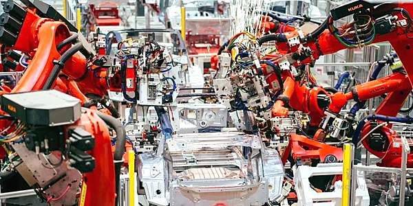特斯拉国产Model 3下线 周产3000辆或引行业“地震”