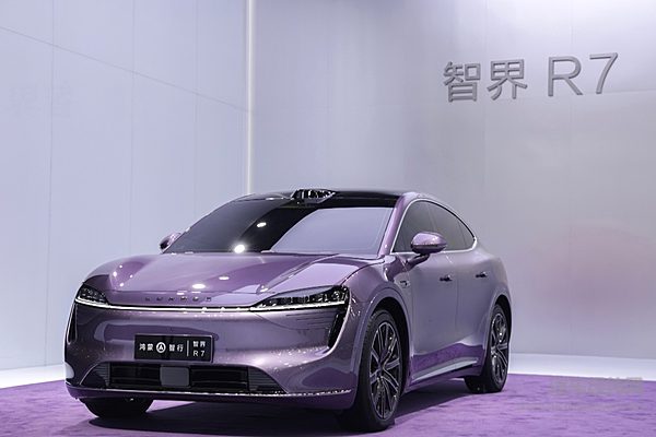 智界R7即将上市 能否挑战蔚来ES6？