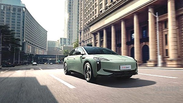 空间、动力优势明显 红旗EH7能否挑战汉EV？
