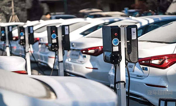 油价"五连涨 " 长安汽车推出纯电动轿跑逸动EV460
