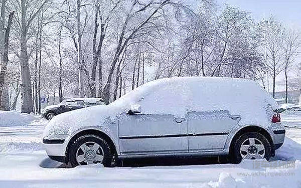 冰雪路面上四驱不如两驱？真的假的？