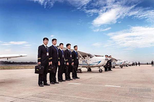 传统主机厂纷纷加入飞行汽车研发大军 飞行汽车是下一个风口？
