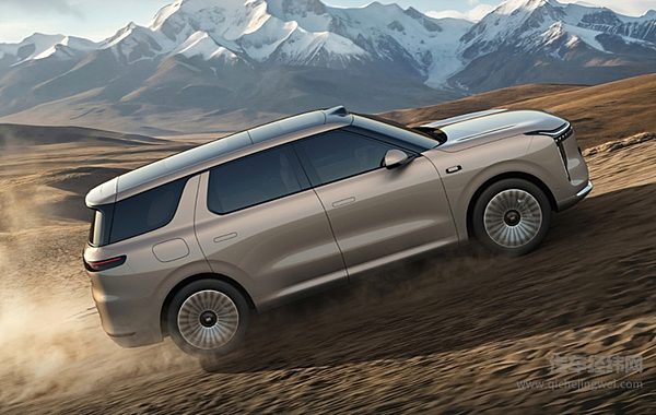 30万级高端SUV 岚图泰山X8与智己LS8你选谁？