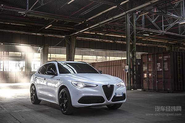 来自亚平宁的精神小伙 好看不火的阿尔法罗密欧Stelvio Veloce Ti