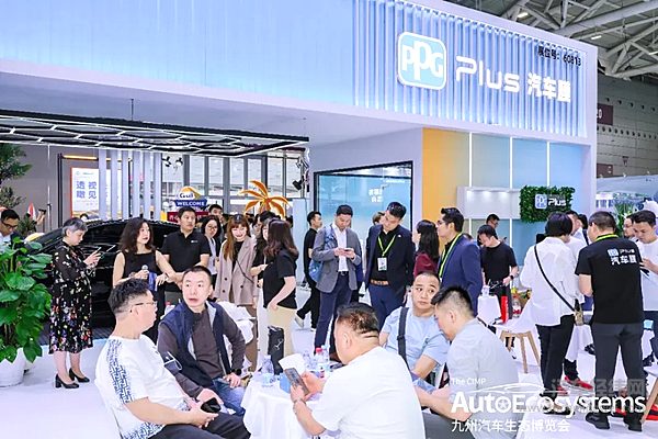 九州汽车生态博览会盛大启幕，首日超10万人前来观展！