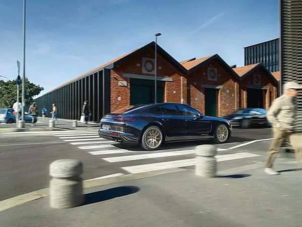 116.8万元起售 保时捷Panamera10周年纪念版线上发布
