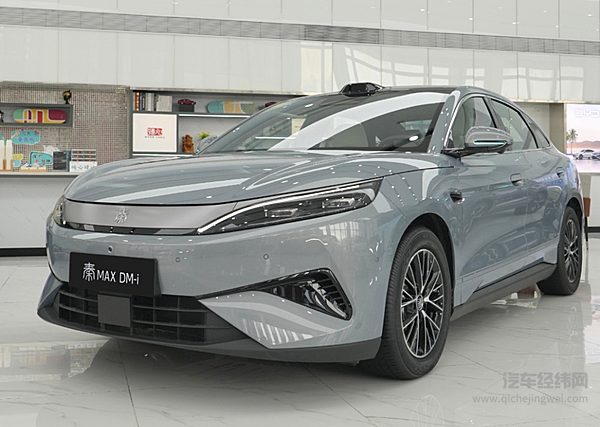 比亚迪秦MAX实车全面到店 定位B级闪充轿车8月13日正式上市