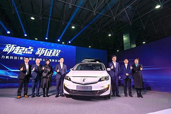  力帆科技导入吉利科技集团首款换电新车型