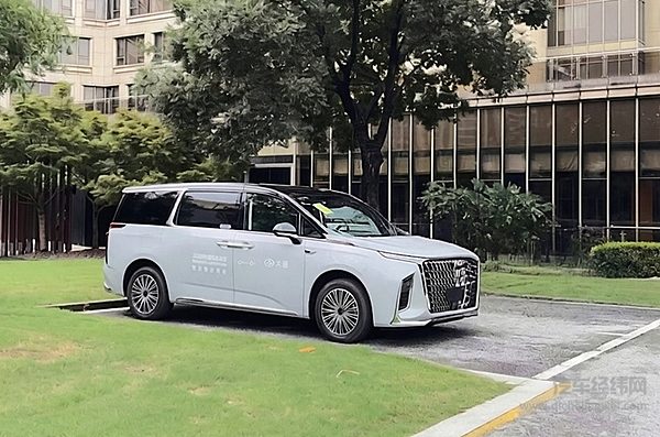 大家9超混成为2026中国汽车论坛官方指定用车
