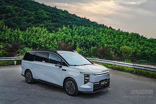2024“混”得最好的MPV大家9超混、大家7超混全球上市 售价19.99万元起 全维度越