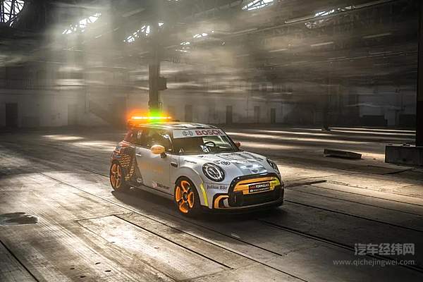 MINI Electric Pacesetter 宝马发布2021赛季电动方程式安全车