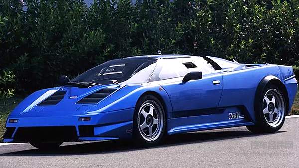 布加迪 EB110 引擎：3.5L V12 四涡轮增压 560Ps/650N•m 极速：336km/h 百公里加速：3.6s 整备质量：1796kg